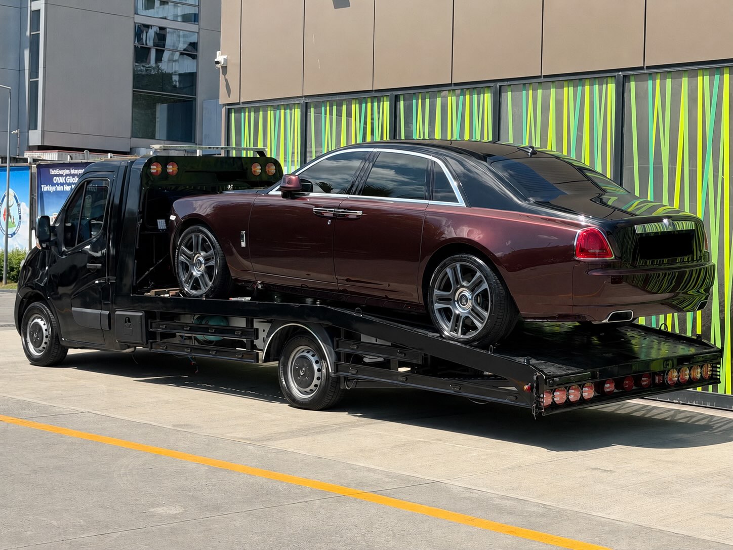 Rolls-Royce — Sante Transport